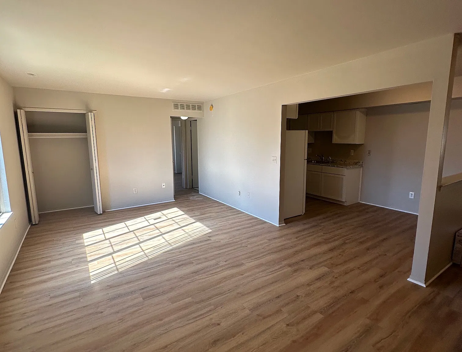 1 bed, 800 sqft, $1,000 — Photo 4