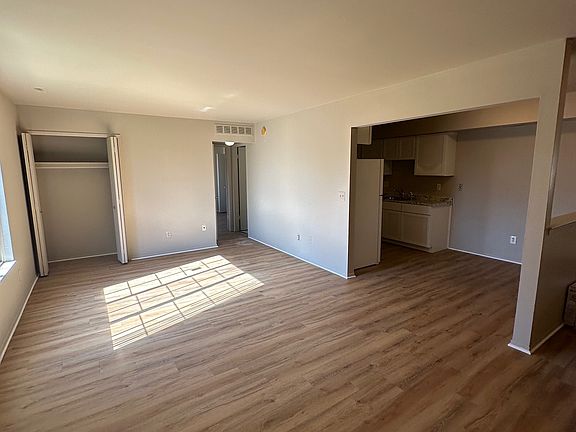 4th image of 43780 Freeway Dr APT 103