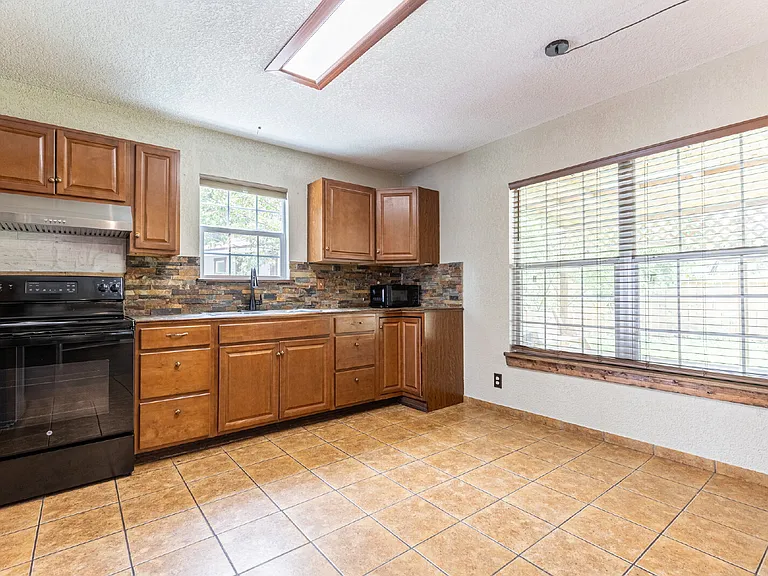 5702 Sunrise Laurel — Photo 13
