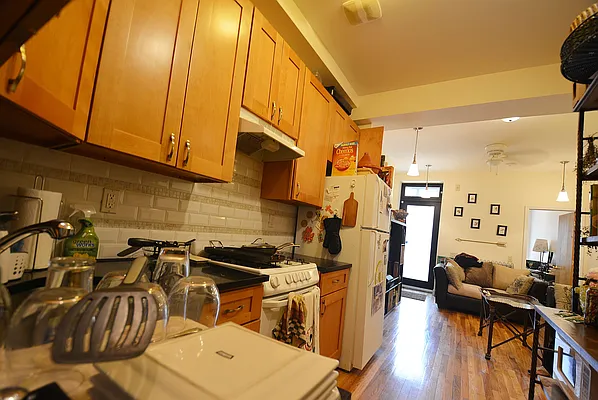 Rented by SBJ Brokerage, LLC | media 30