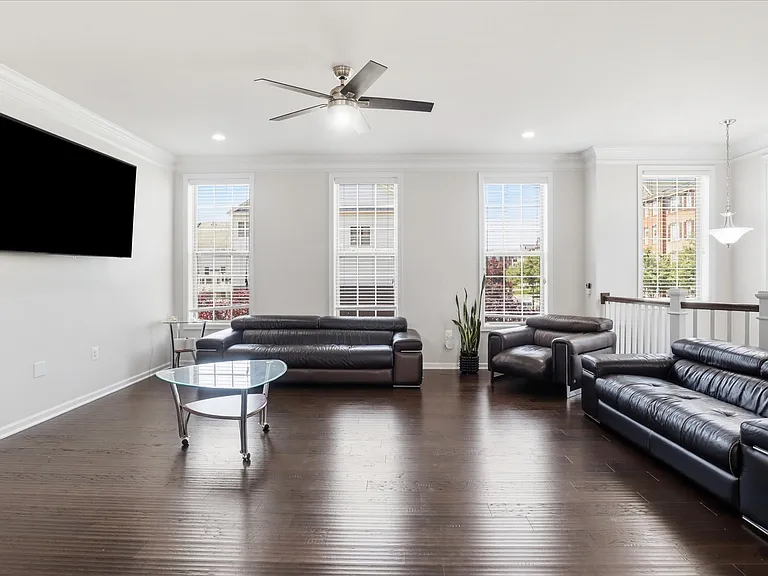 23755 Hopewell Manor Ter — Photo 7