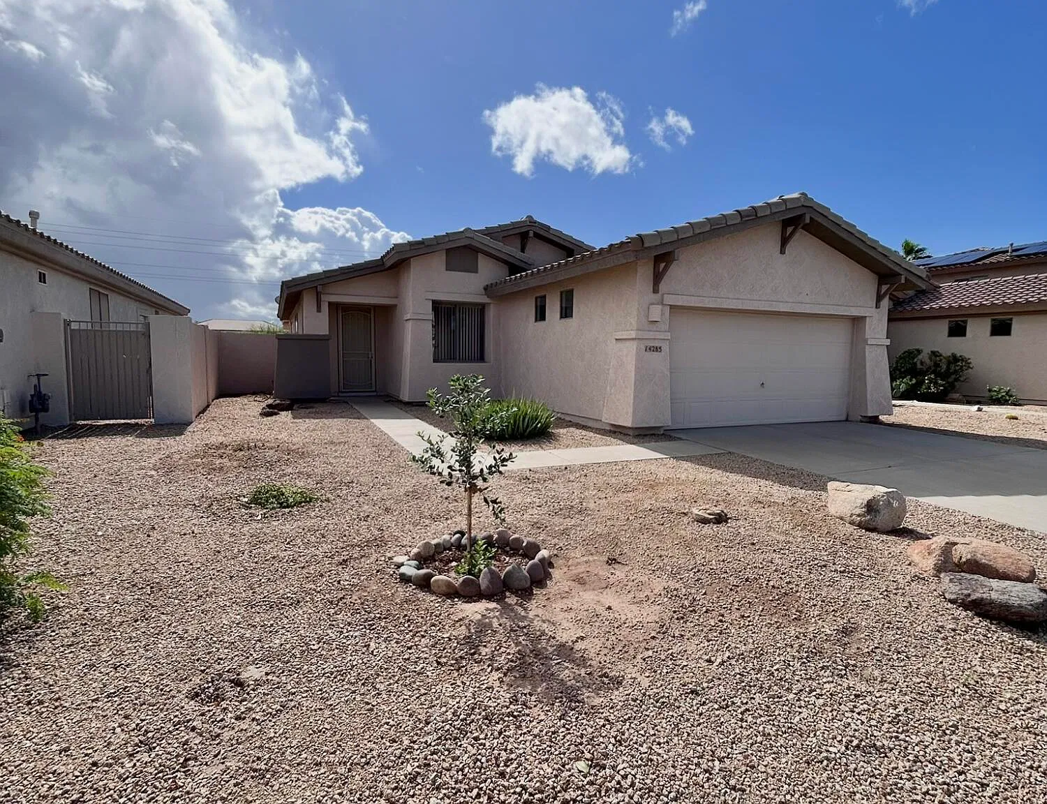 3 bed, 2.0 bath, 1560 sqft, $2,000 — Photo 3