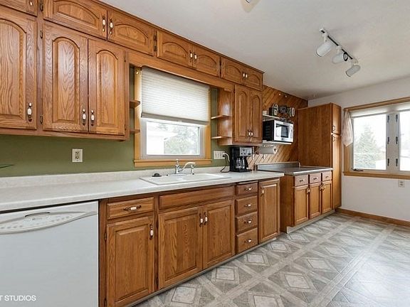 04_1223N10thSt_5_Kitchen_LowRes