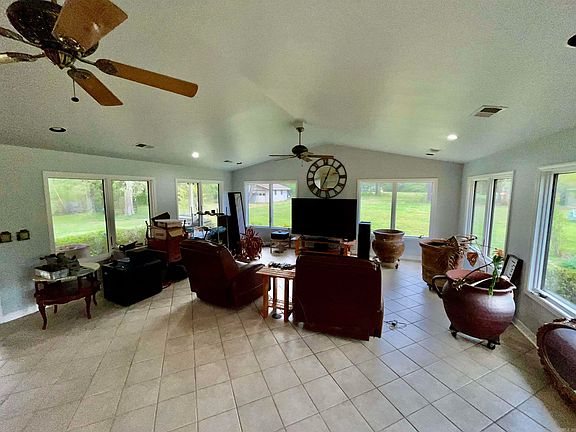 5th image of 200 Higden Rd