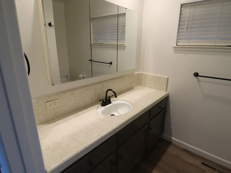 6347 N Laureen Ave — Photo 11