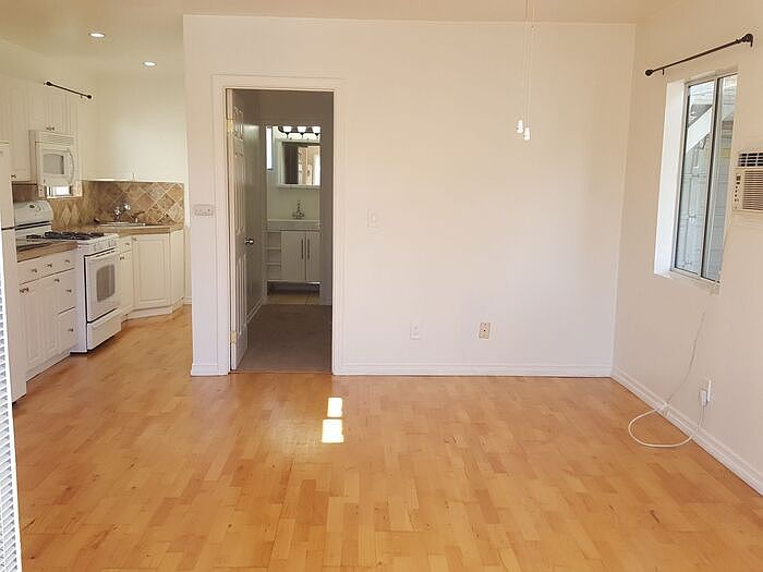1st image of 7118 Amherst St
