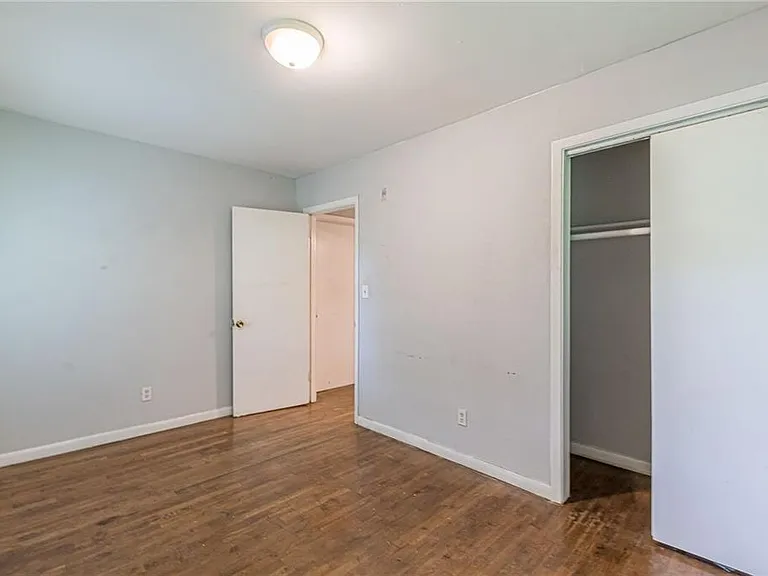 350 Brooks Ave SW — Photo 27