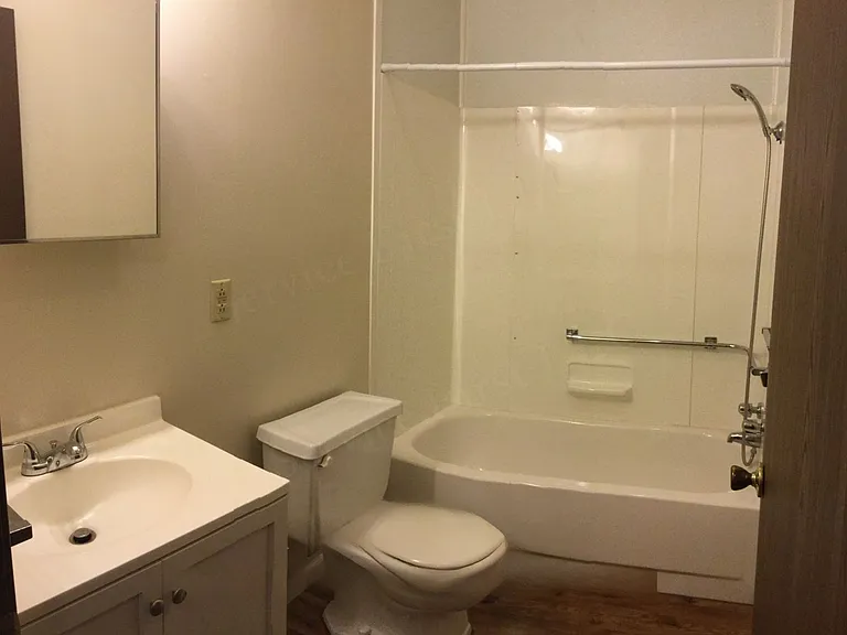 211 J St — Photo 3