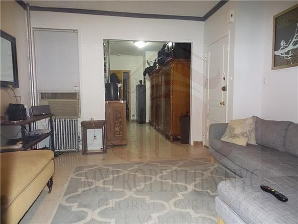 1st image of 3030 42nd St APT 1R