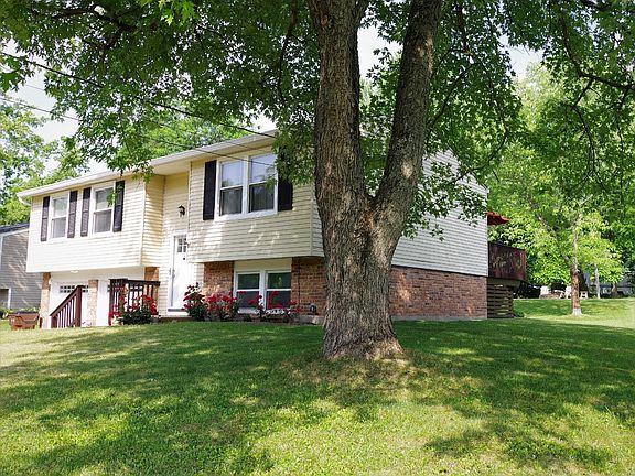 2nd image of 613 Glenrose Ln