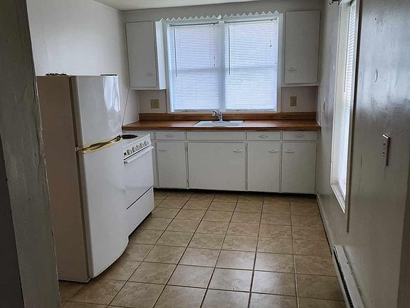 Looking from living room into the kitchen.