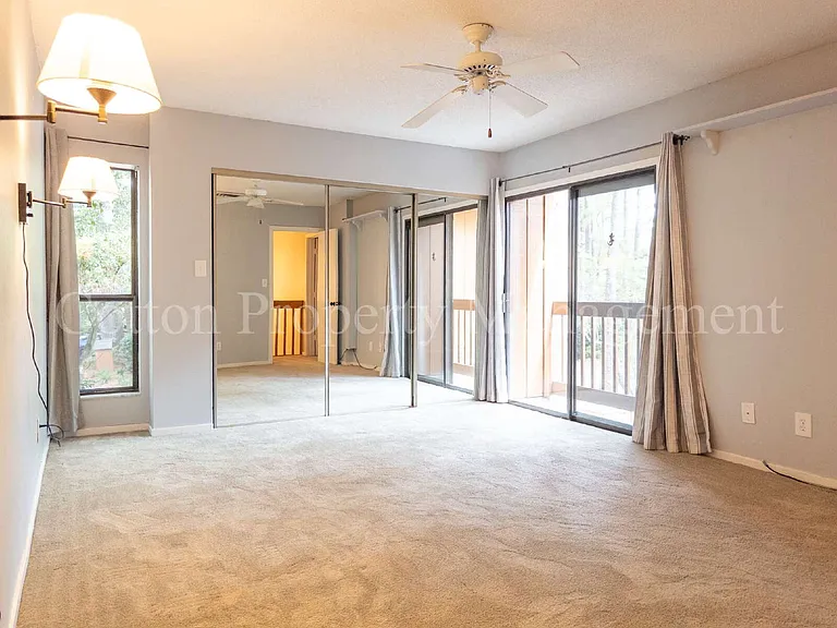 2030 Albert Cir — Photo 17