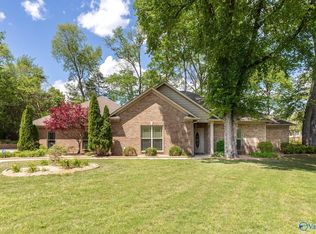 103 Chase Ridge Cir, Huntsville, AL 35811