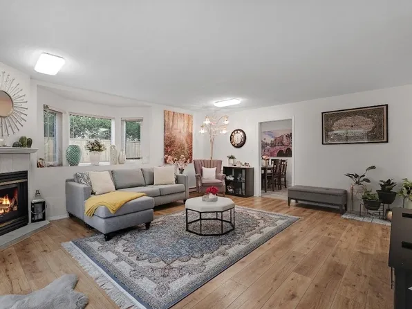 7901 13th Ave #5, Burnaby, BC V3N 2E8