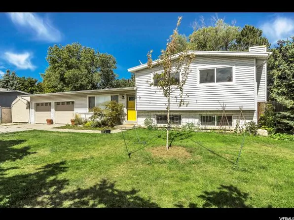 9257 S Quail Hollow Dr, Sandy, UT 84093