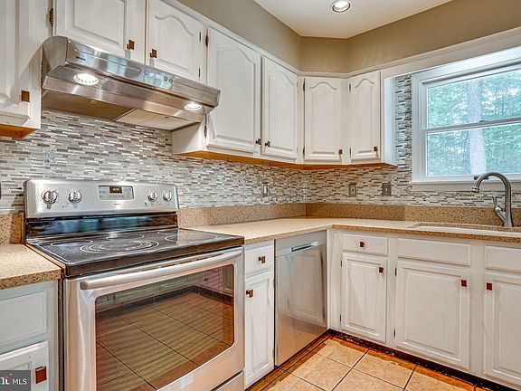 3rd image of 43536 Bayberry Ct