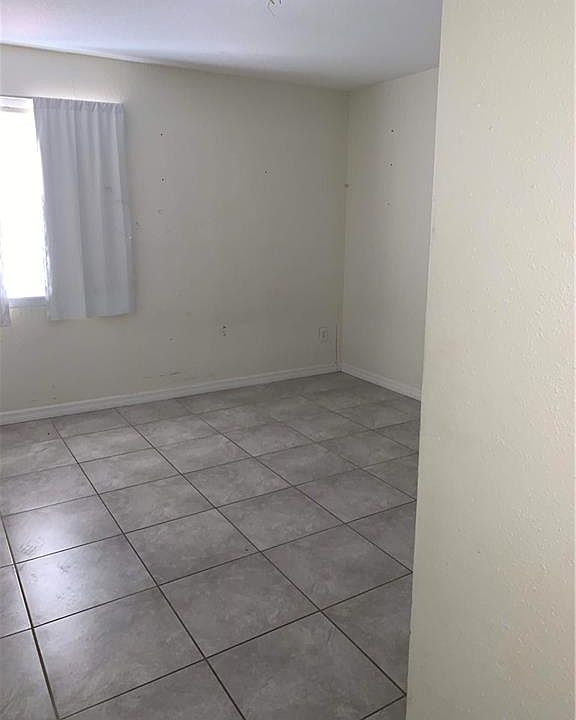 2nd image of 2915 Winkler Ave APT 804