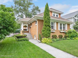 427 Phillips Ave, Glen Ellyn, IL 60137