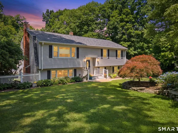 36 Oakwood Drive, Oxford, CT 06478