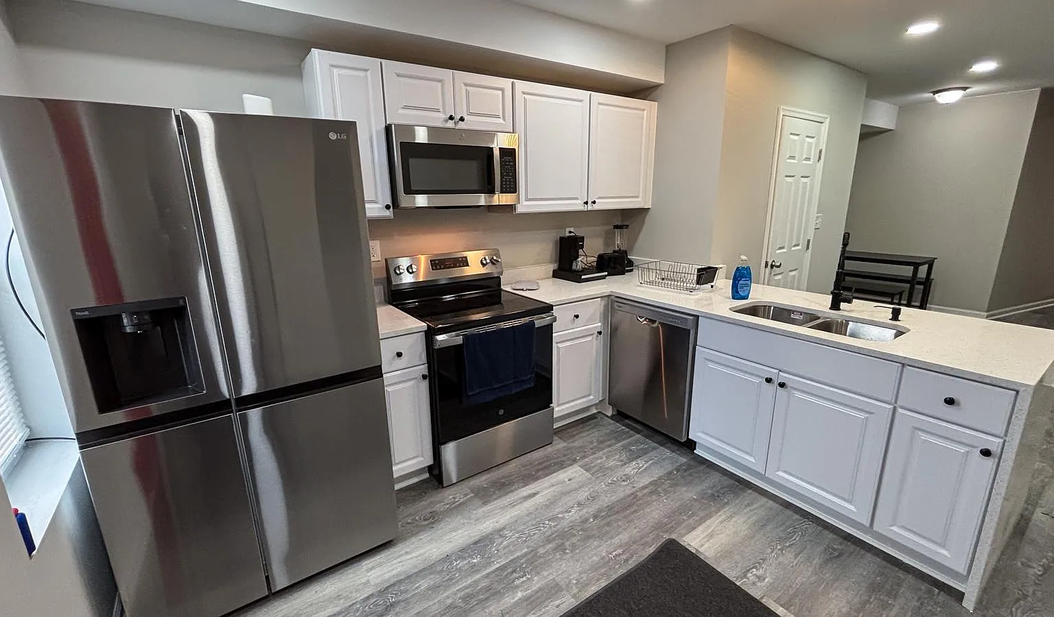 4 bed, 3.5 bath, 1600 sqft, $910 — Photo 3