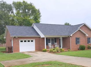 4106 Robins Ln, Conover, NC 28613