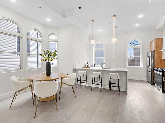 5th image of 133 Clifton Pl #1
