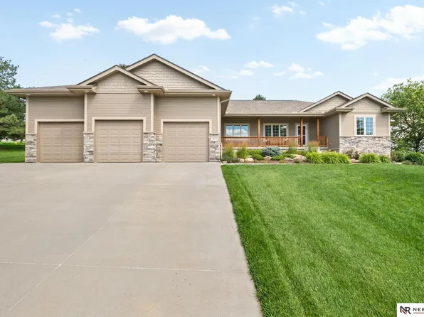 3611 Lynx Cir, Bellevue, NE 68123