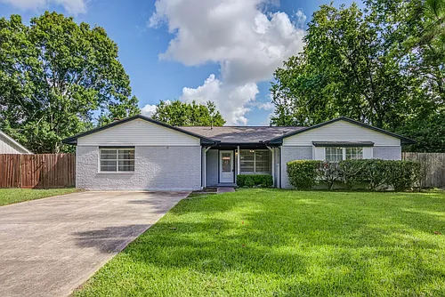 1521 Pearl Dr Photo 1