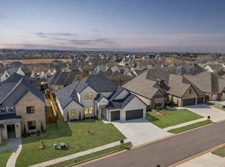 3825 Stone Hill Ln, Edmond, OK 73034