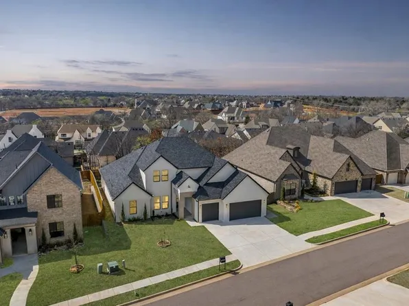 3825 Stone Hill Ln, Edmond, OK 73034