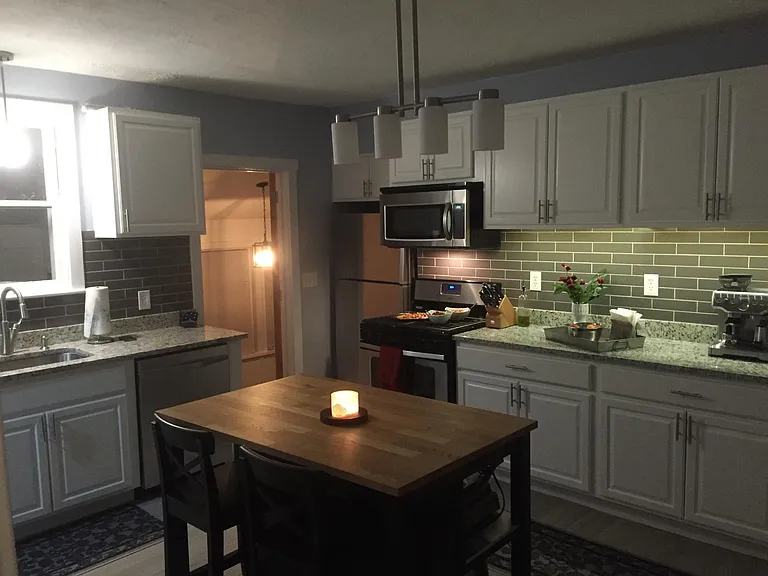 209 N Center St — Photo 3