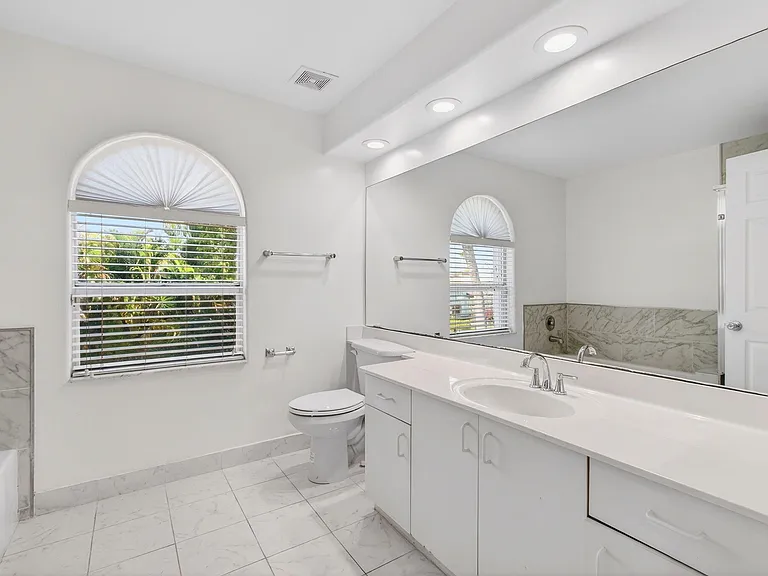 7848 Travlers Tree Dr — Photo 36