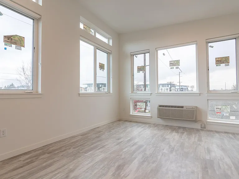 6011 SE 90th Ave #201 — Photo 7