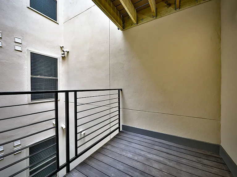 1322 N Franklin St #1 — Photo 40