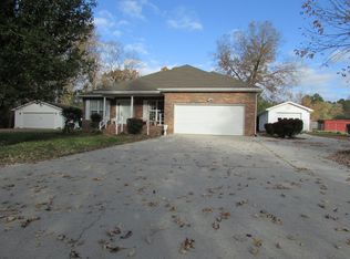 219 Stewart St, Tullahoma, TN 37388