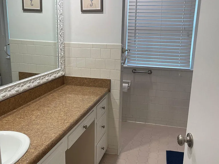 2121 E Kendall Cir — Photo 18