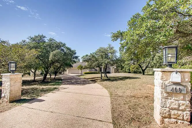 400 Canyon Rim Dr — Photo 3