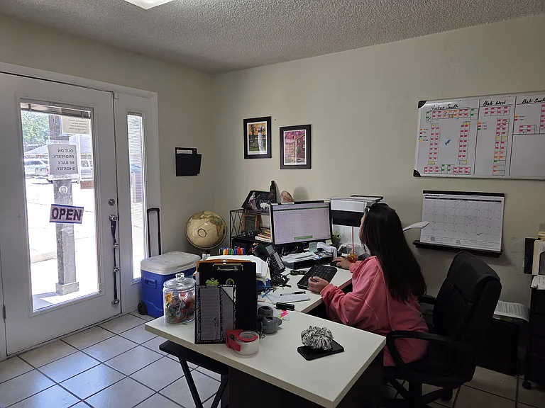Onsite Manager's Office
Victor & Bali Apartments
4849 S. Victor Ave.
Tulsa, OK 74105