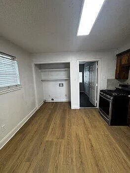 2 bed, 1.0 bath, 846 sqft, $950 — Photo 4