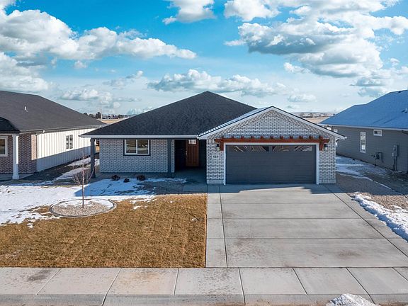 2nd image of 619 Cheri Ct