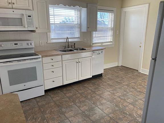 4th image of 2638 McCoy Way