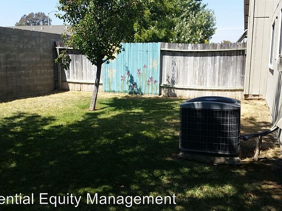3rd image of 7606 Lakewood Park Dr