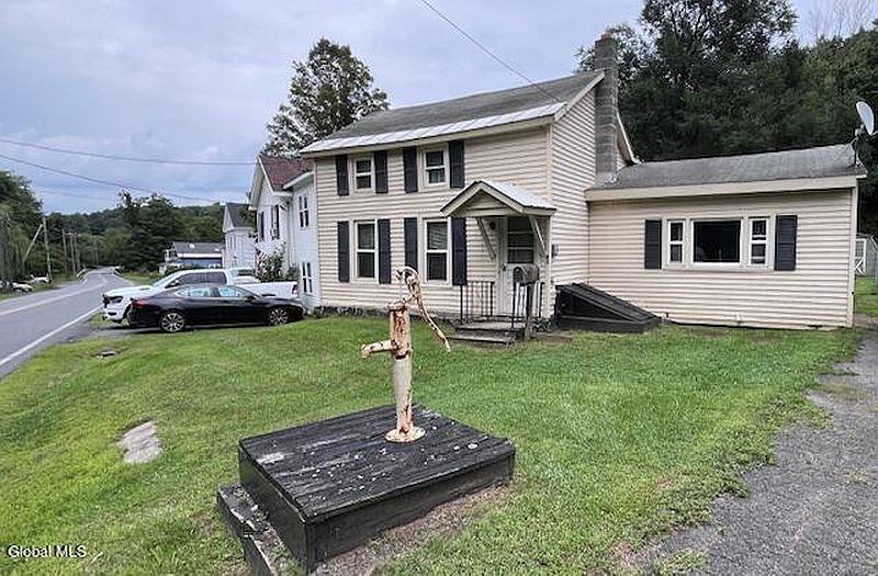 2nd image of 92 Eddy Street