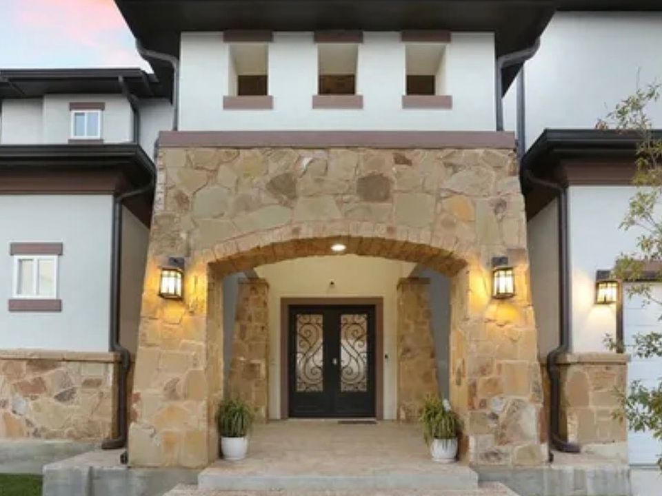 1st image of 1811 Barrett Palms