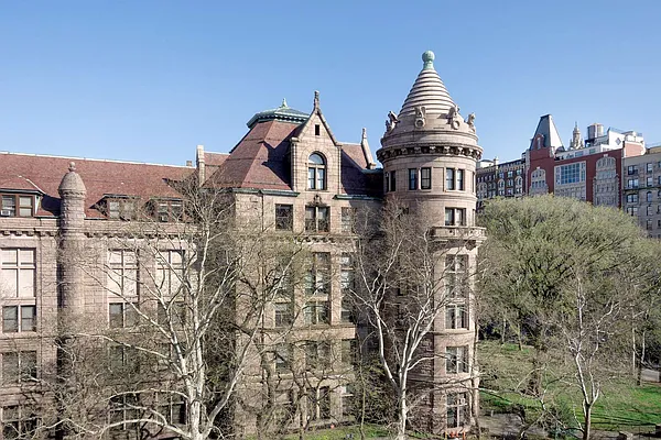 Rented by Compass | media 22