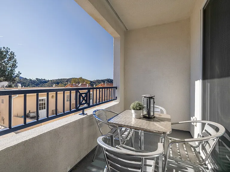 10132 Commerce Ave #202 — Photo 30