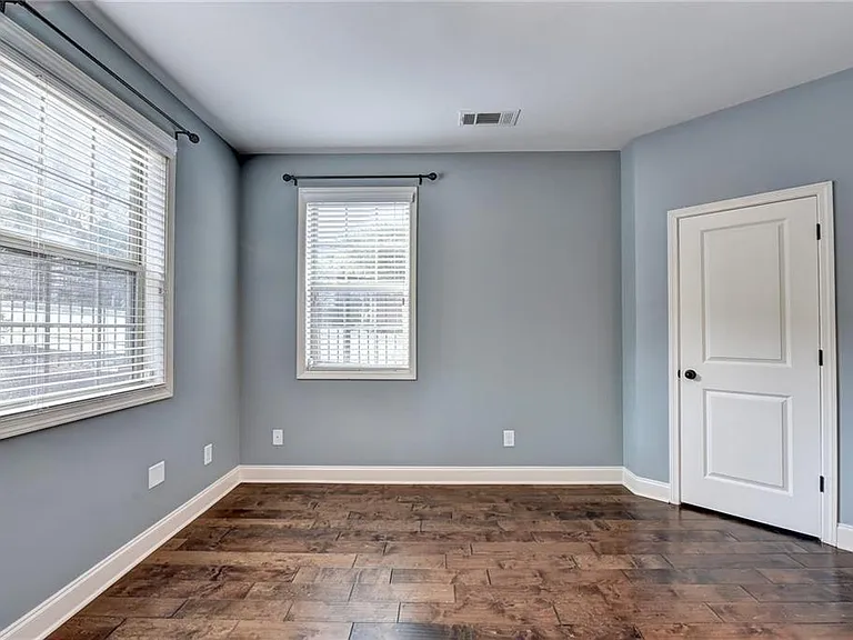 2448 Tenor Ln — Photo 10