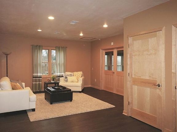 2nd image of E2018 Dutch Hollow Dr