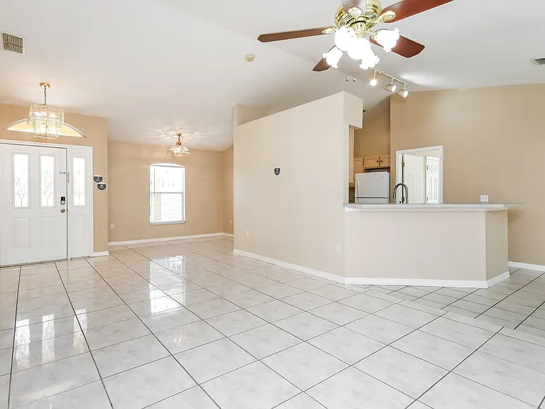 2318 Sweetwater Blvd — Photo 6