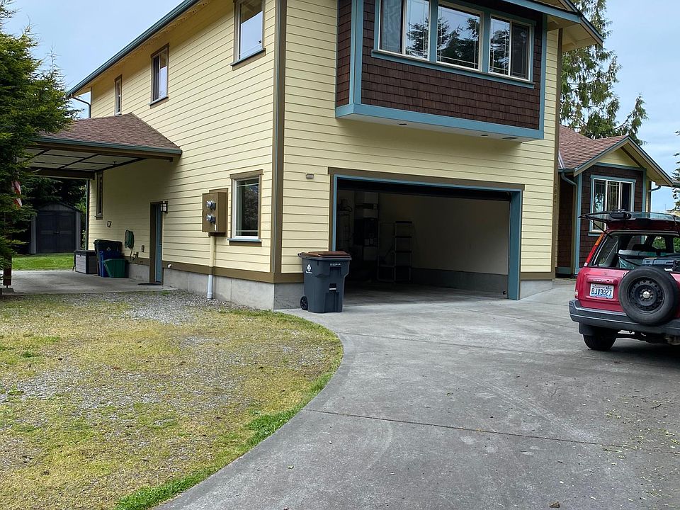 1st image of 2002 E Caroline St #B